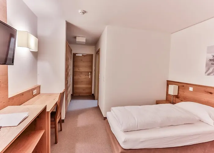 Lizum 1600 | Kompetenzzentrum Snowsport Tirol מלון