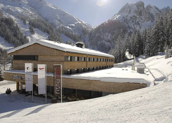فندق Lizum 1600 | Kompetenzzentrum Snowsport Tirol اكسامز